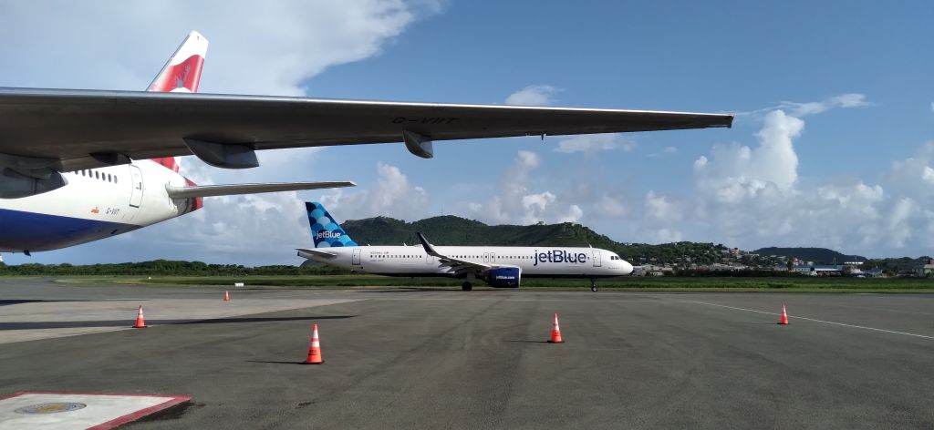 Airbus A321neo (N2044J)