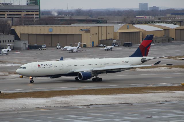 Airbus A330-300 (N823NW)