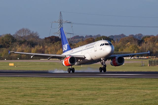 Airbus A320 (OY-KBT) - SK539 arriving from CPH.