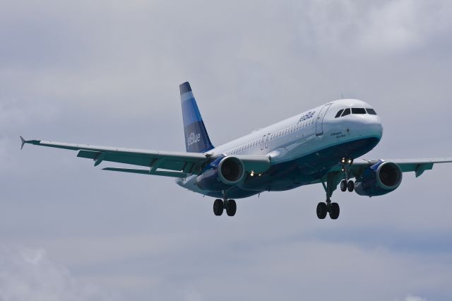 Airbus A320 —