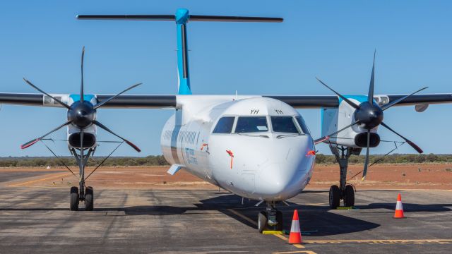 de Havilland Dash 8-400 (VH-IYH)