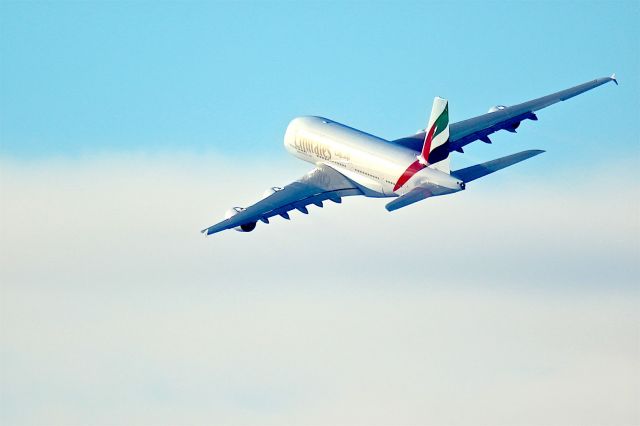 Airbus A380-800 —