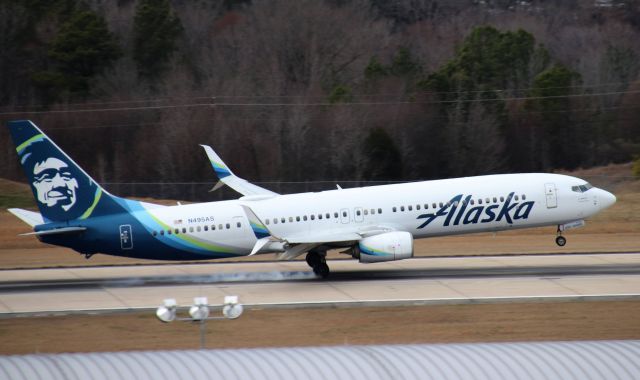 Boeing 737-900 (N495AS)