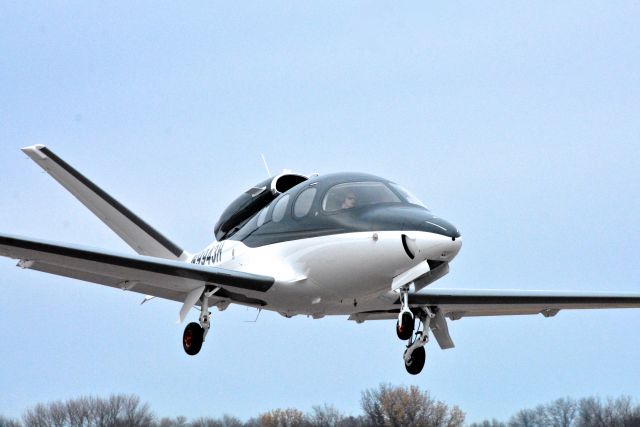 Cirrus Vision SF50 (N9943H)