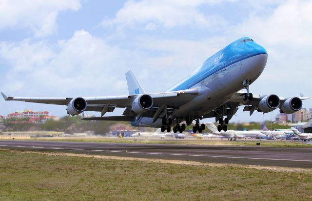 Boeing 747-400 (PH-BFY)