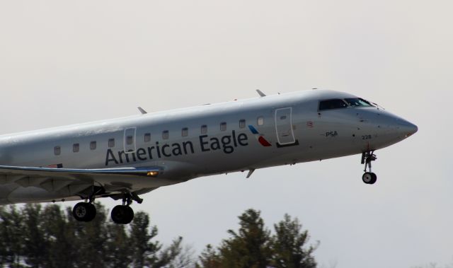 Canadair Regional Jet CRJ-200 (N228PS)