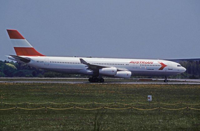 Airbus A340-200 (OE-LAG) - Departure at Narita Intl Airport Rwy16R on 1996/05/25