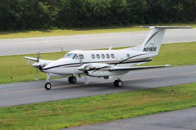 Canadair Challenger (N519DB) - As you can tell, this is not a CL-60. Its a Beech 200