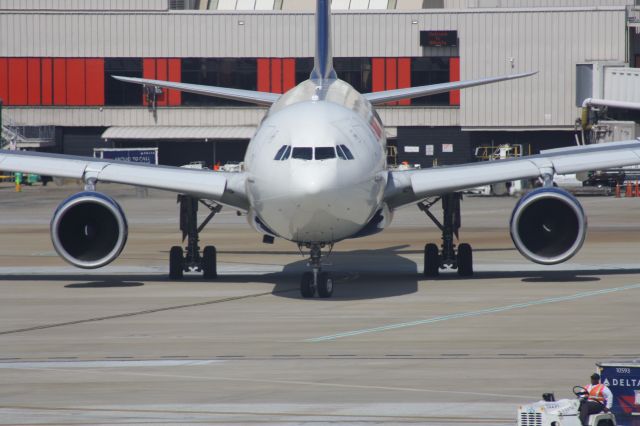 Airbus A330-300 (N804NW)