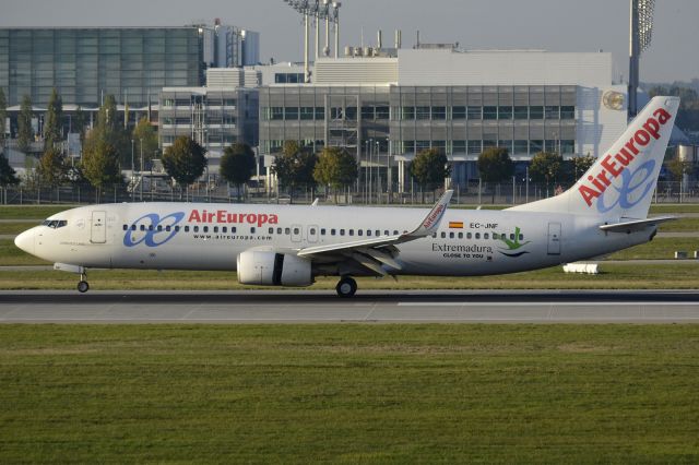 Boeing 737-800 (EC-JNF)