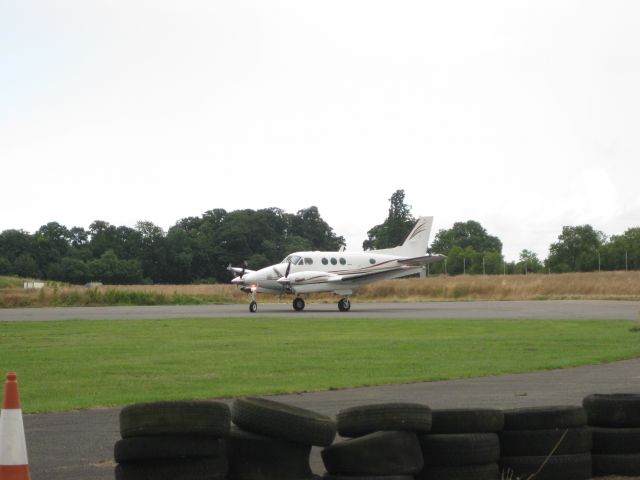 Beechcraft King Air 90 (M-POWR)