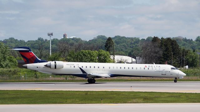 Canadair Regional Jet CRJ-900 (N829SK)