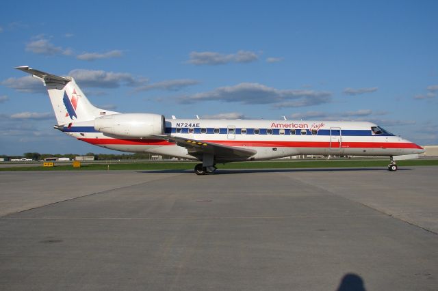 Embraer ERJ-135 (N724AE)