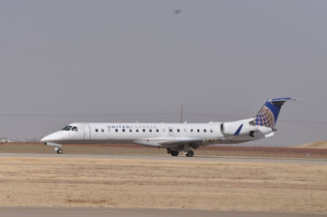 Embraer ERJ-145 (N17185)