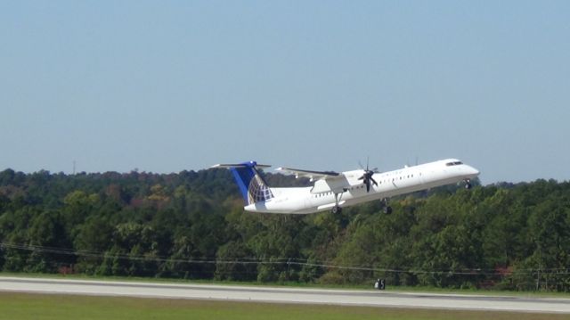 de Havilland Dash 8-400 (N341NG)