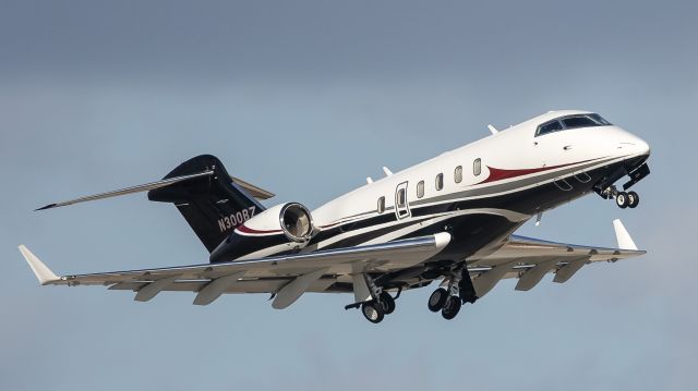 Bombardier Challenger 300 (N300BZ)