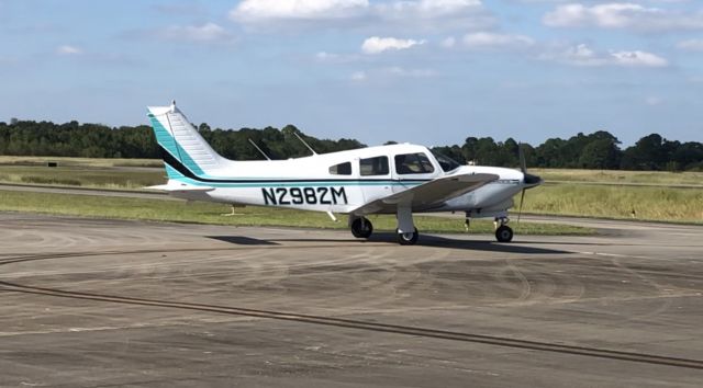 Piper Cherokee (N2982M)