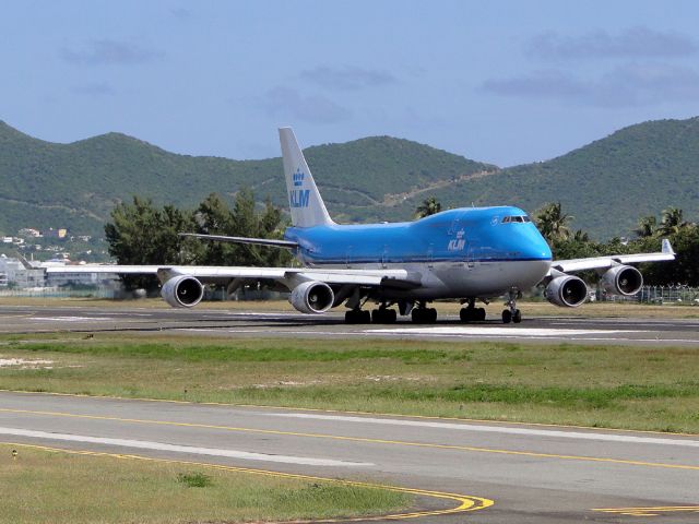 Boeing 747-400 —