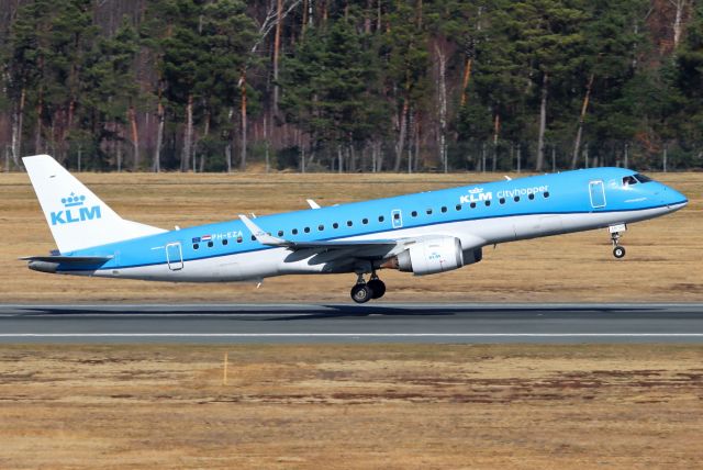 Embraer ERJ-190 (PH-EZA)