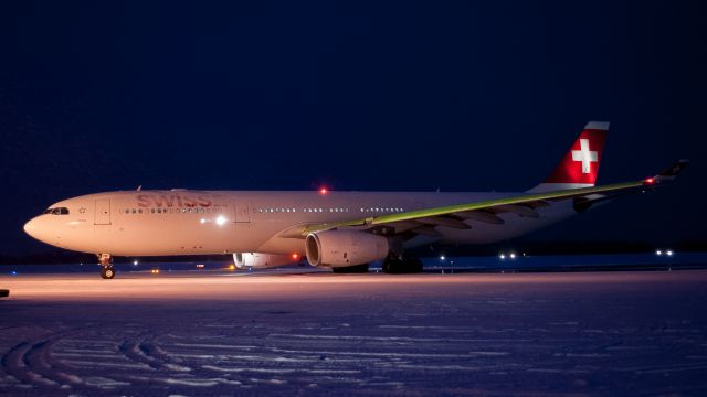 Airbus A330-300 (HB-JHF) - Swiss 84 Tango - diverted to Val-dOr (medical emergency) Original routing : ZRH-ORD 