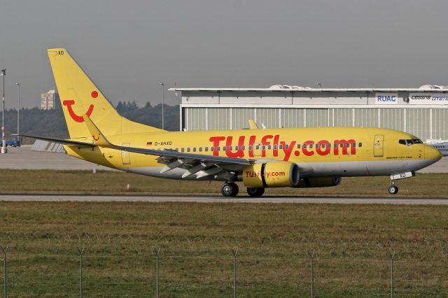 Boeing 737-700 (D-AHXD)