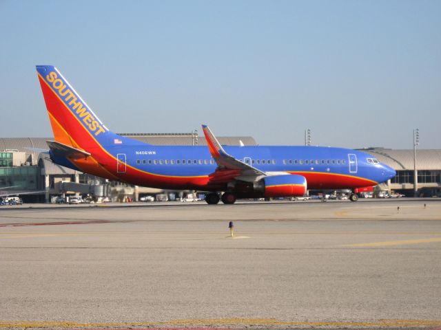 Boeing 737-700 (N406WN) - Holdingon RWY 19R