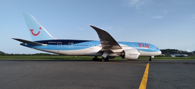 Boeing 787-8 (G-TUIC)