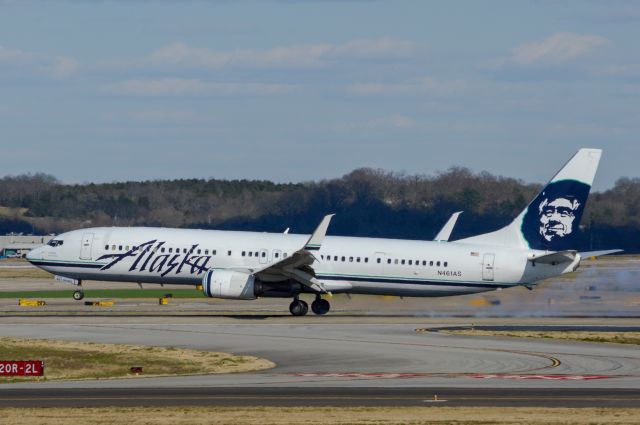 Boeing 737-900 (N461AS) - Alaska 754 from Seattle butters the bread on runway 2L as N461AS graces the runway with some rubber.  I enjoy spotting Alaska's old livery while I cants these aircraft are being repainted and will all be gone sooner or later.  