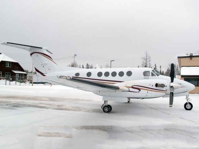 Beechcraft Super King Air 200 (N351CB)