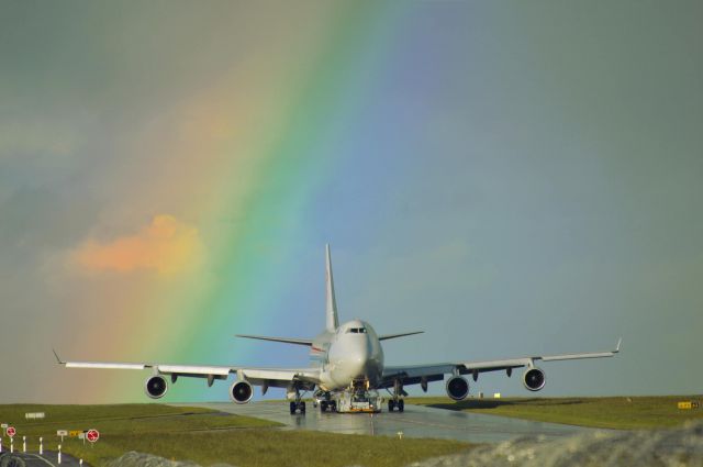 Boeing 747-400 (LX-UCV)