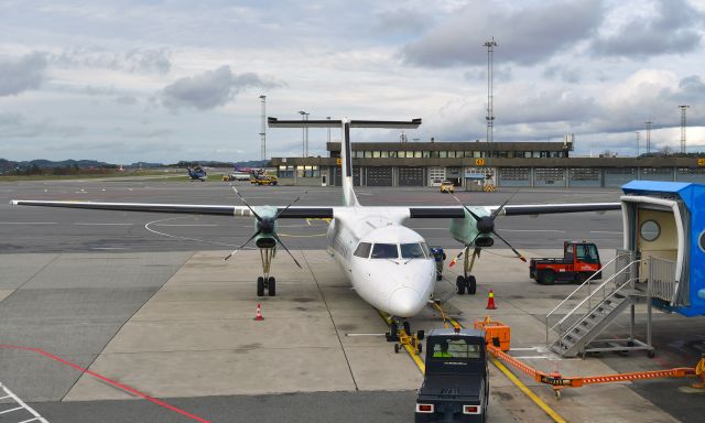 de Havilland Dash 8-400 (LN-RDZ) - Widerøe De Havilland Canada DHC-8-402Q Dash 8 LN-RDZ in Bergen 