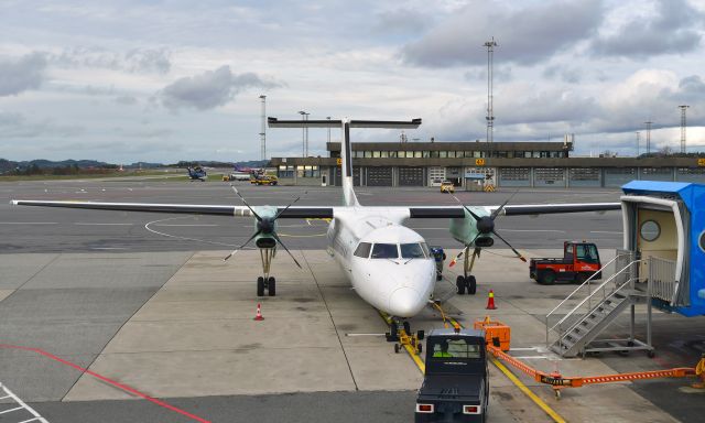 de Havilland Dash 8-400 (LN-RDZ) - Widerøe De Havilland Canada DHC-8-402Q Dash 8 LN-RDZ in Bergen 