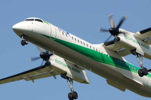 de Havilland Dash 8-400 (JA856A) - 2011/9/10