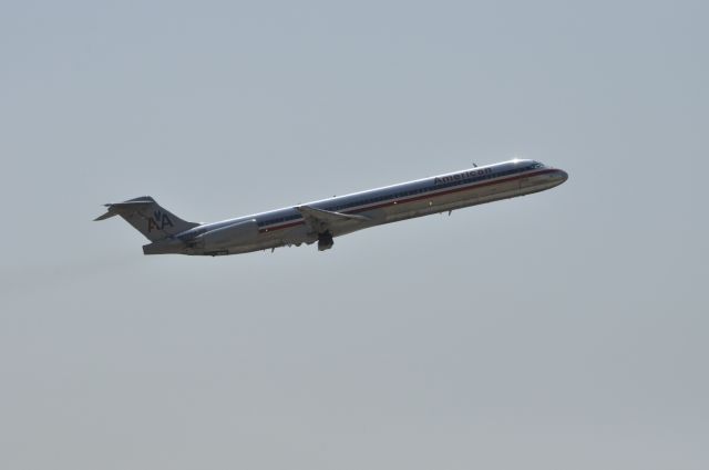 McDonnell Douglas MD-80 (N473AA)