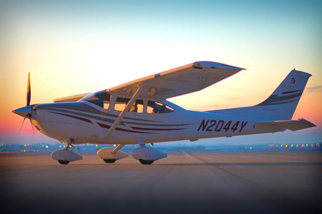 Cessna Skylane (N2044Y)