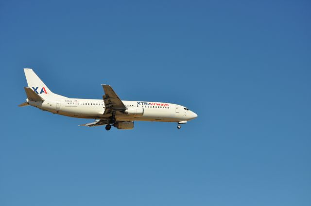 BOEING 737-400 (CXP712)