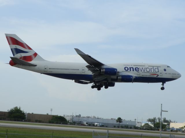 Boeing 747-400 (G-CIVI)