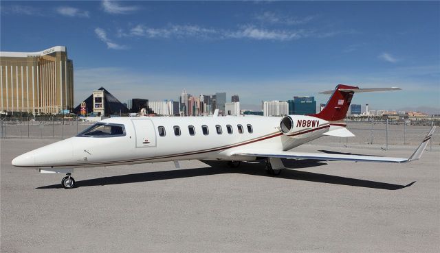 Learjet 45 (N88WV) - Vegas Strip in background