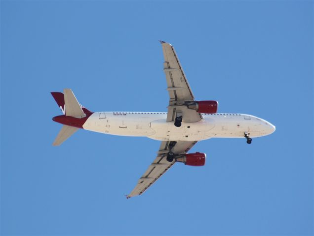 Airbus A320 (N625VA) - N625VA  Airbus A-320 on approach to Las Vegas McCarron Airport arriving from San Francisco Airport Wednesday 11th August 2010.