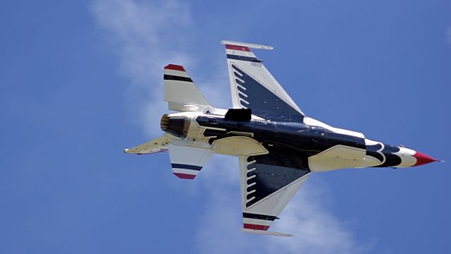 Lockheed F-16 Fighting Falcon — - USAF Thunderbirds