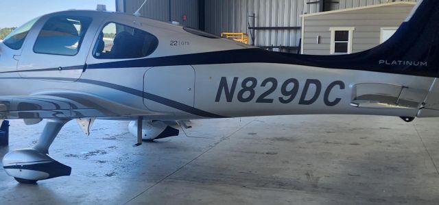 Cirrus SR-22 (N829DC) - Hangar