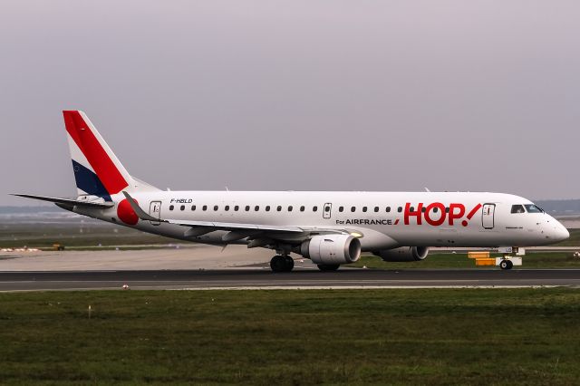 F-HBLD — - F-HBLD Hop! Embraer ERJ-190LR (ERJ-190-100 LR) @ Frankfurt (EDDF)- Line up and departing on Rwy18 to Paris - Charles De Gaulle (LFPG) / 27.11.2014