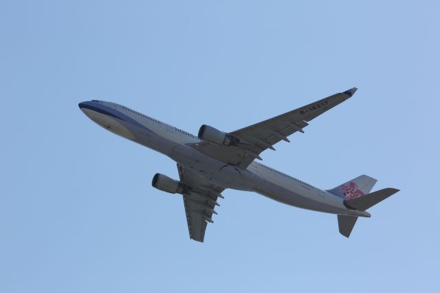 Airbus A330-300 (B-18317)