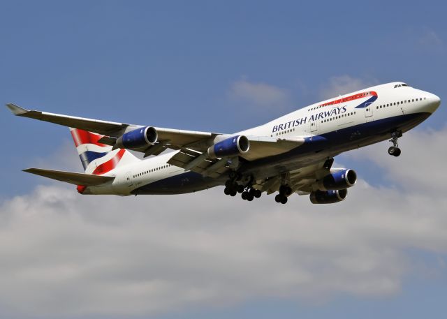 Boeing 747-400 (G-BNLE)