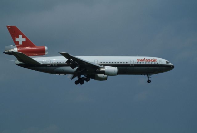 McDonnell Douglas DC-10 (HB-IHG) - Final Approach to Narita Intl Airport Rwy16 on 1990/06/24