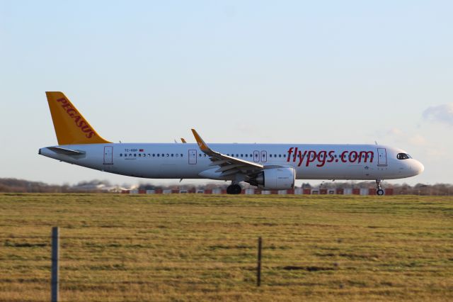 Airbus A321neo (TC-RBA) - A Pegasus A321neo taking off from runway 22 at STN.br /br /Location: Stansted Airport.br /Date: 26.12.22 (dd/mm/yy).