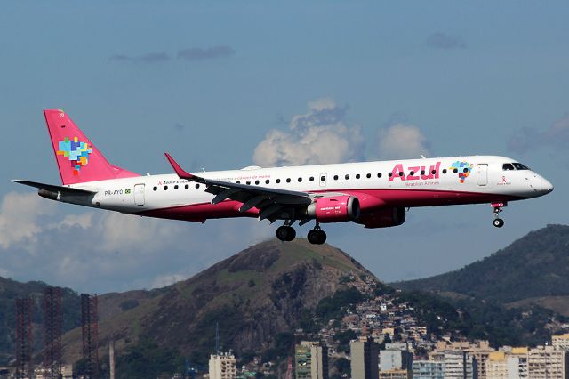 Embraer ERJ-190 (PR-AYO)