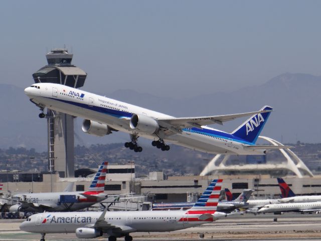 BOEING 777-300ER (JA736A)