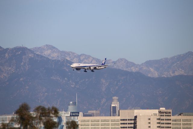 BOEING 777-300ER (JA784A)