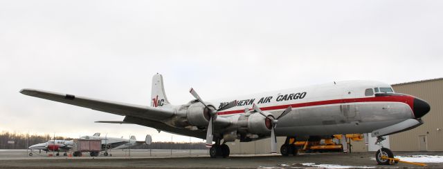 Douglas DC-6 (N43872)